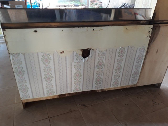 Vendo Balcão de Cozinha com Pia de Inox - Foto 5