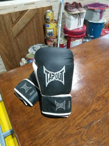 Luva tapout