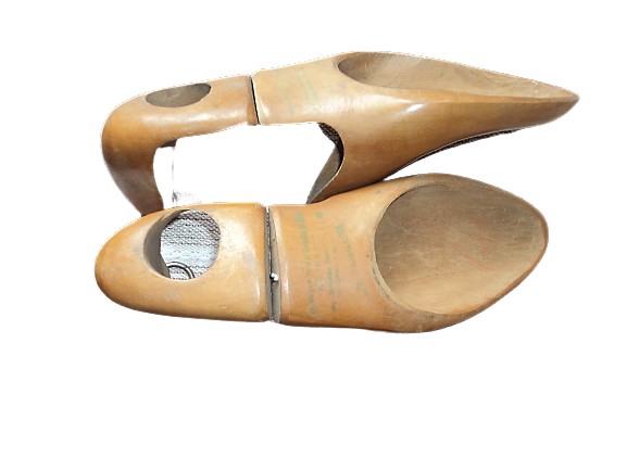  2 Antigas Formas para Sapatos em Madeira, Colecionadores, Decoração Temática, loja...etc. - Foto 4