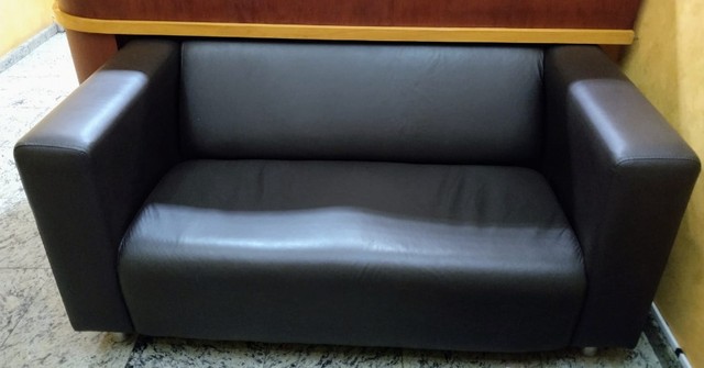 Vendo sofá de 2 e 3 lugares, muito bem conservados. R$ 400,00 e R$500,00 os dois R$800,00  - Foto 4