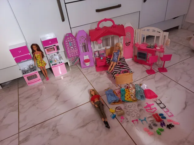 Casa Da Barbie Charmosa Que Vira Maleta  Mattel Oficial - Manias da Karla  do  - Loja Virtual