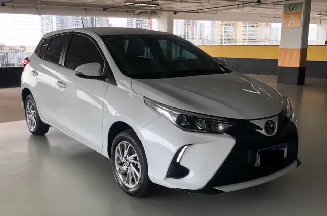 YARIS XS 2023 COM 4.000KM GARANTIA DE FABRICA