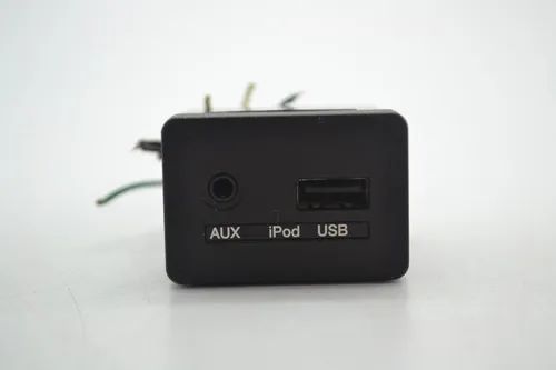 Entrada Tomada Usb Auxiliar Kia Carnival 2008 2009 Original