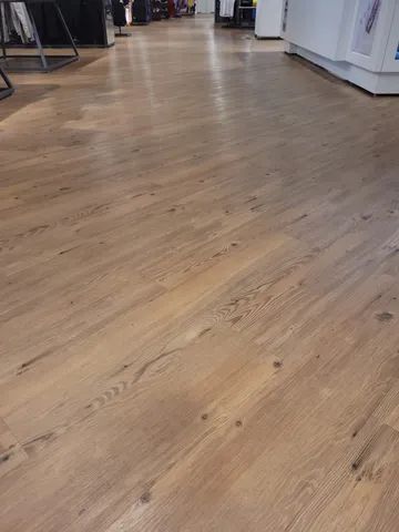 Piso Vinílico Ambienta Rústico Canela 18,4x95cm 3mm Cola Tarkett - Foto 2