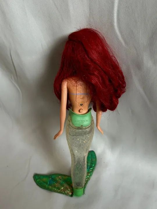 Boneca Usada Pequena Ariel  - Foto 2