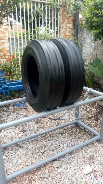 Par de pneu 750x18, p, trator agrícola  - Foto 2