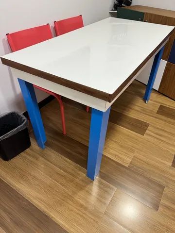  Mesa retangular  toda em compensado, tampo em fórmica 70x1,35 excelente - Foto 6