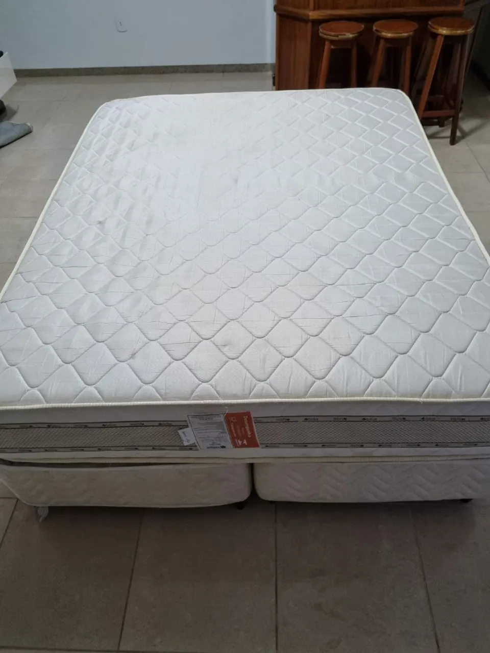 Cama Casal Queen