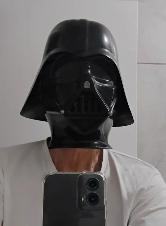 Máscara Darth Vader Star Wars e espada Original tudo Hasbro - Foto 2