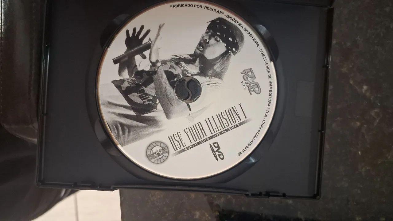 DVD Guns N' Roses - Use Your Illusion I e II - Live Tokyo - Foto 3