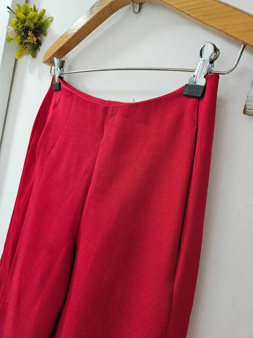 Calça vermelha estilo pantacourt - Foto 3