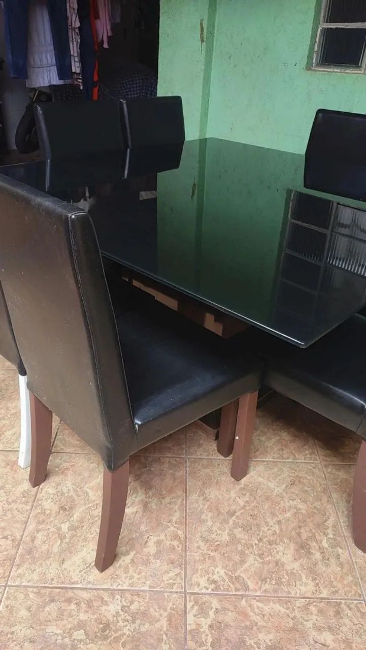 Mesa de Jantar Madesa em Vidro Preto com 8 Cadeiras