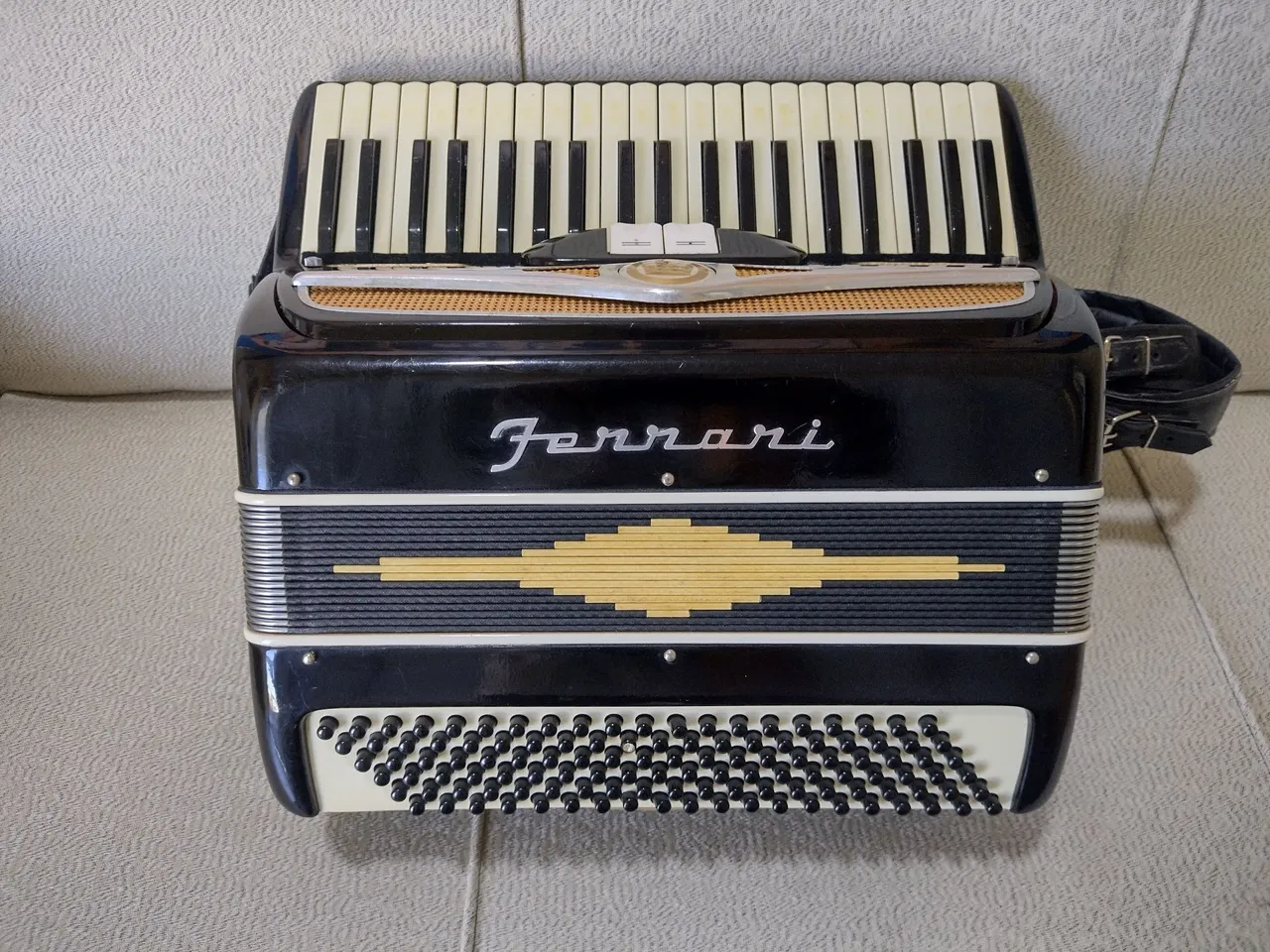 ACORDEON SANFONA FERRARI ITALIANA 120 BAIXOS IMPECÁVEL.<br>