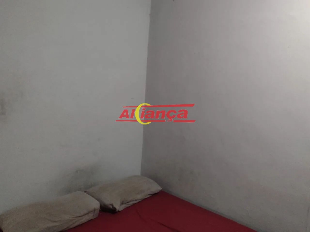 Casa com 2 dormitórios, garagem para 2 carros e amplo quintal com churrasqueira - Foto 5