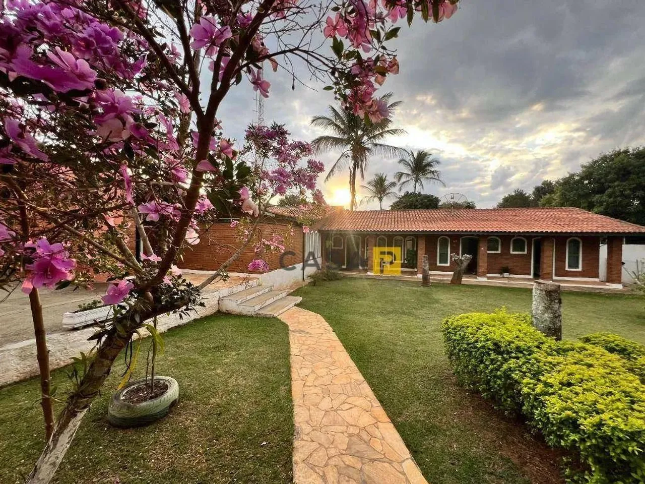 Chácara com 6 dormitórios à venda, 2000 m² por R$ 1.400.000,00 - Parque das Laranjeiras -
