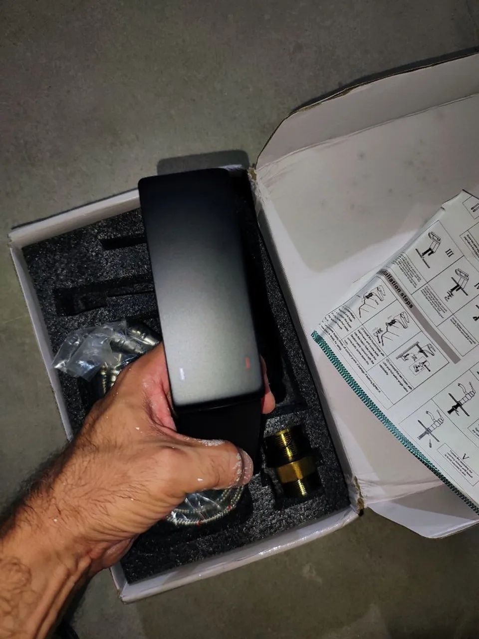 Single-handle faucet64728432156418121