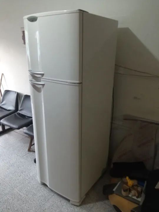 Geladeira Frost Free Electrolux Df 37 