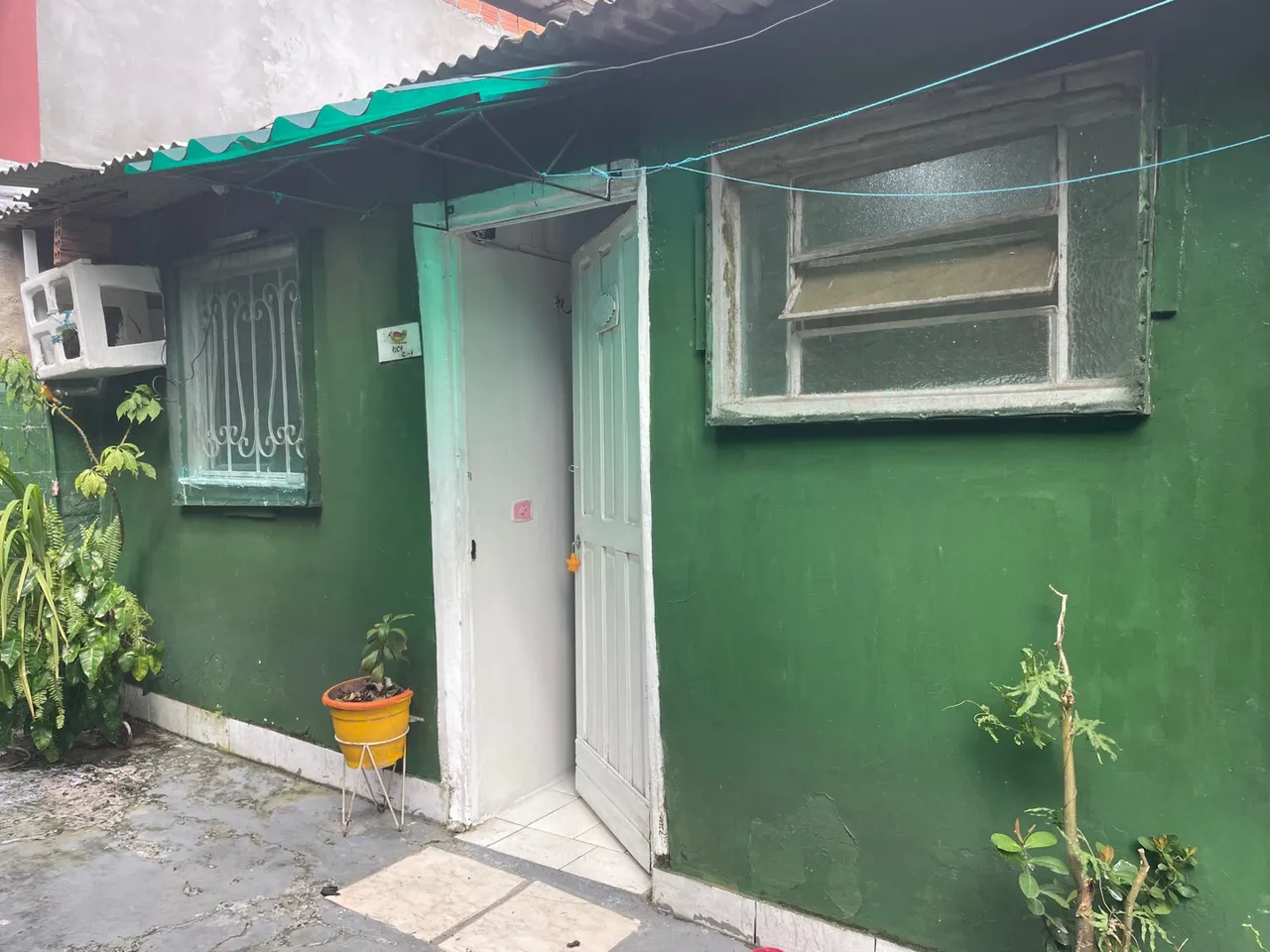 Kit net com um quarto para uma pessoa