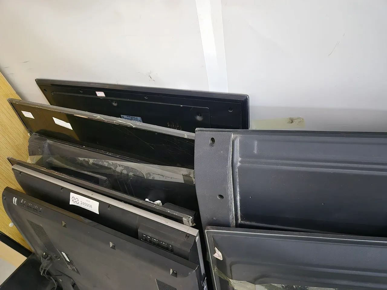 Vendo lote de TVs com defeito - Foto 3