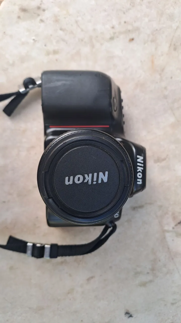 Câmera DSLR Nikon com Lente - Ótima Qualidade!