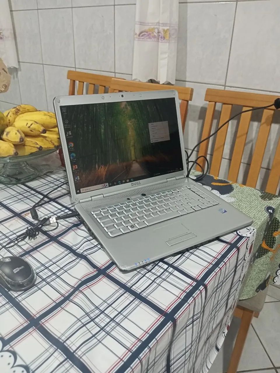Notebook Dell  1525 com 4gb memória, teclado novo, carregador, tela de 15.4".