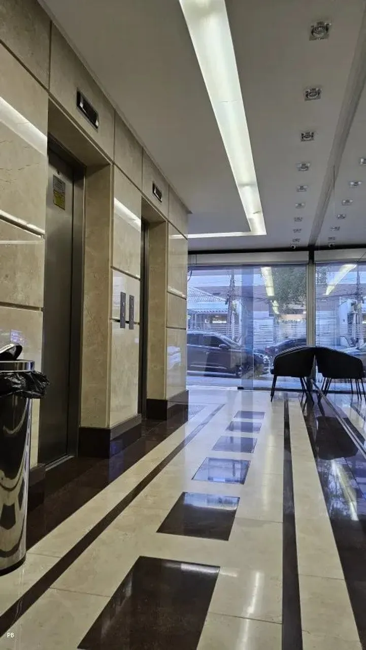Sala Comercial para Venda em Florianópolis, Centro, 1 banheiro, 1 vaga