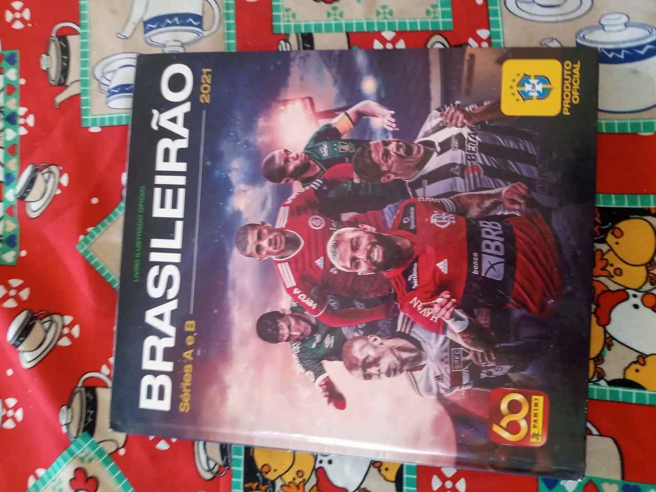Álbum de Figurinhas Brasileirão 2021 - Panini. faltando apenas 1 figurinha