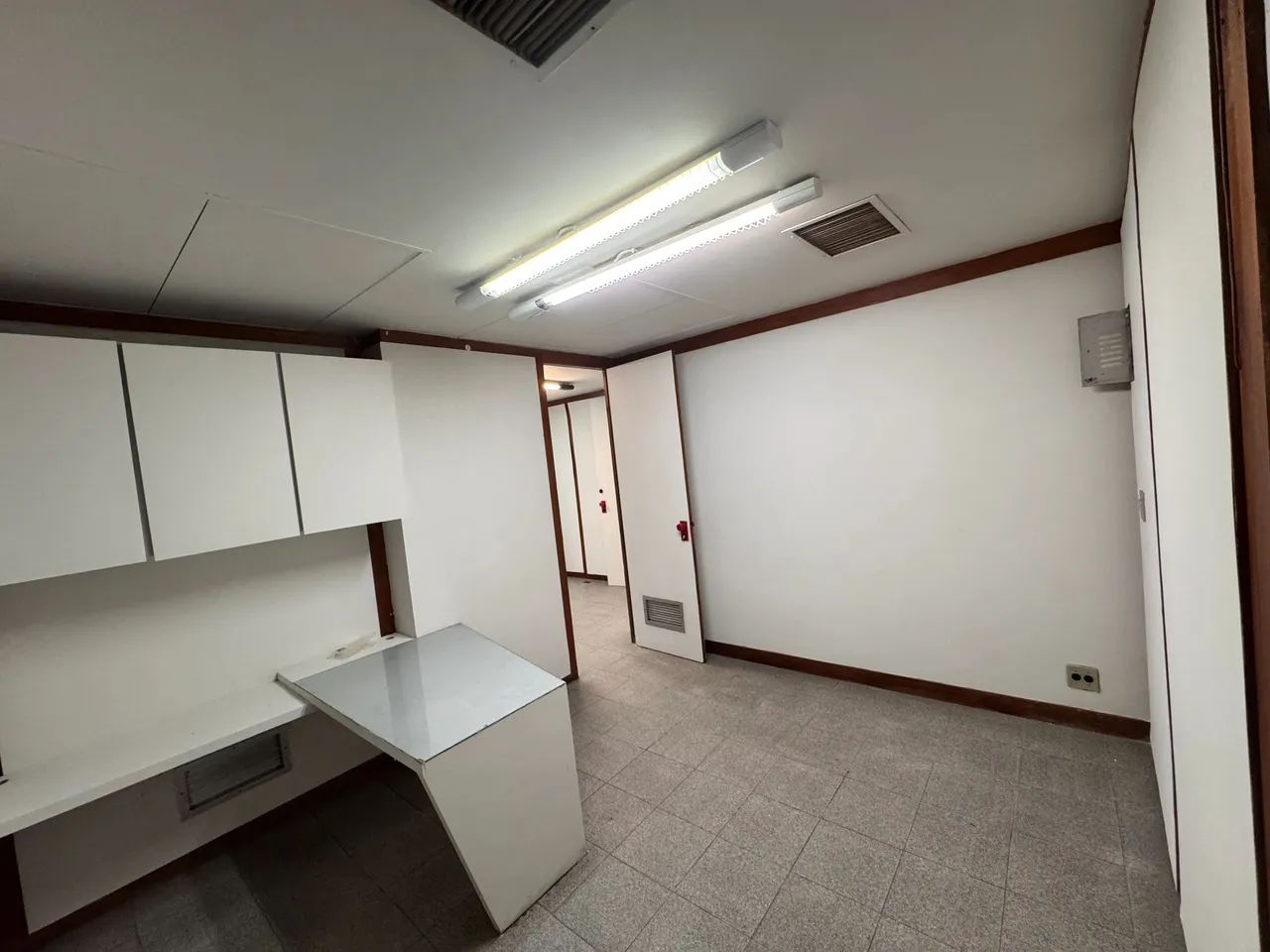 Escritório com 110m2. Lindamente Reformado. Divisão Otimizada do Espaço - Foto 2