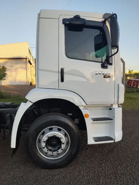 Volkswagen constellation 24.250  - Foto 7