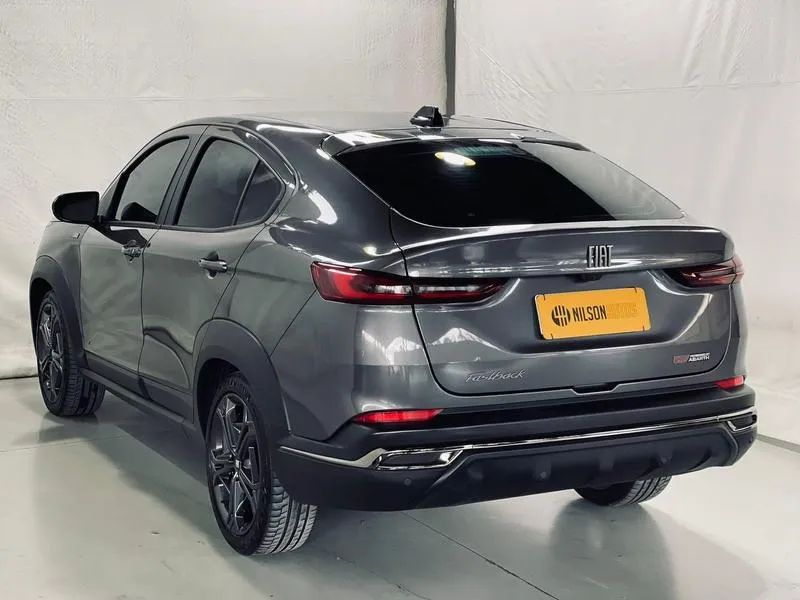 FIAT FASTBACK TURBO 270 2023 - Foto 5