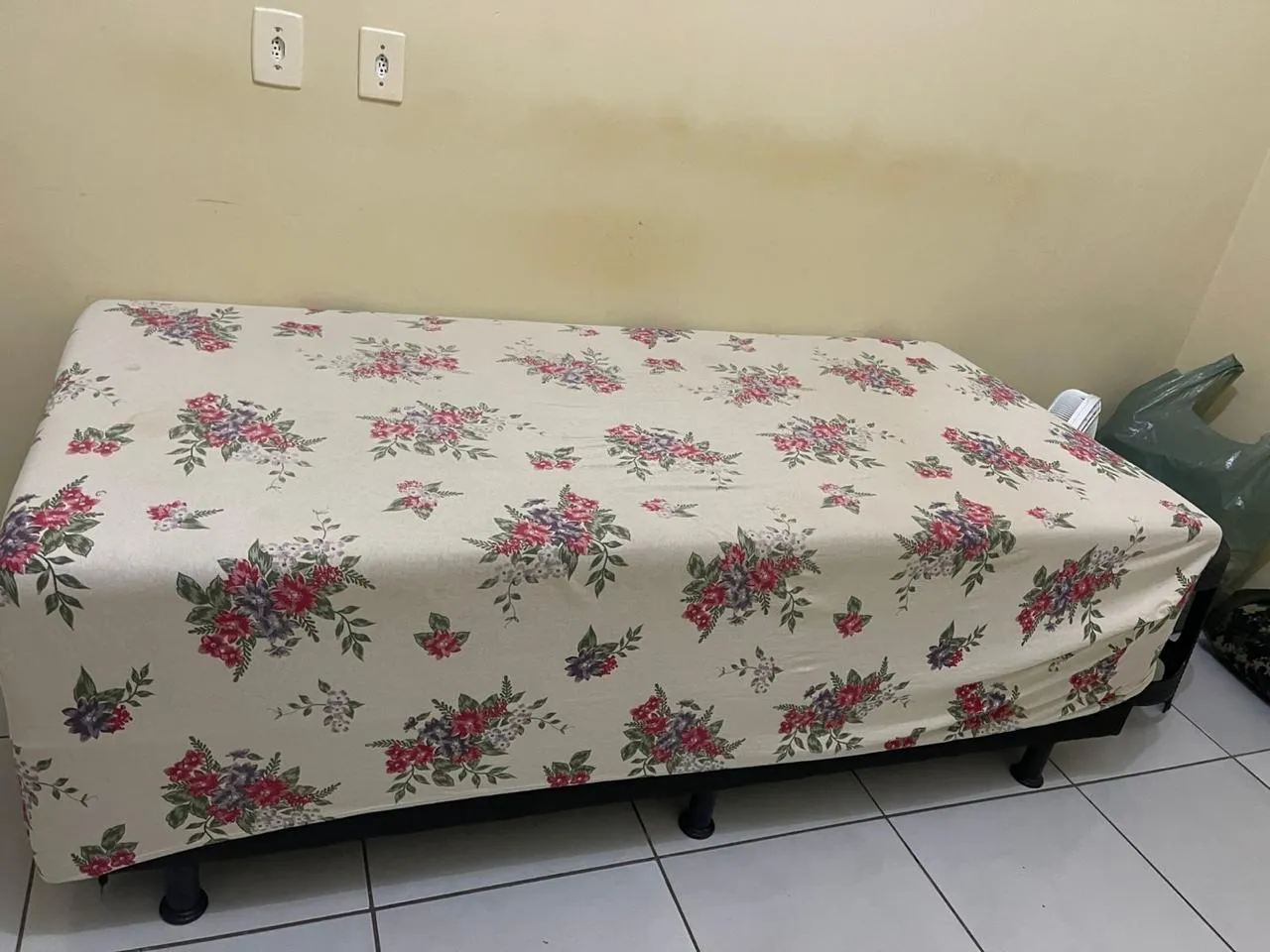 Cama Box Solteiro com Colchão Floral