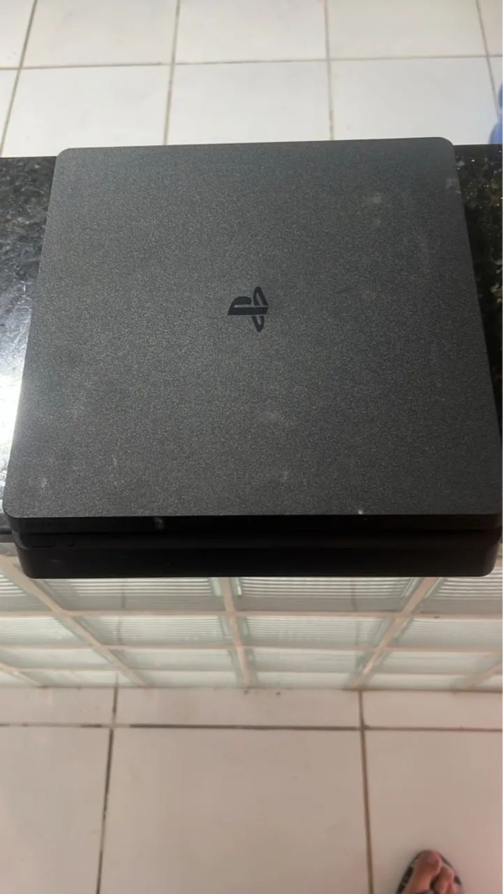PlayStation 4 Slim - Console