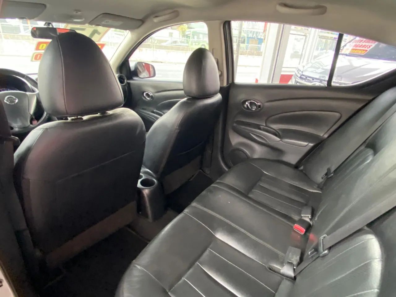 Nissan Versa Unique 1.6 16V Flexstart 4P Aut. 2017 - Foto 13