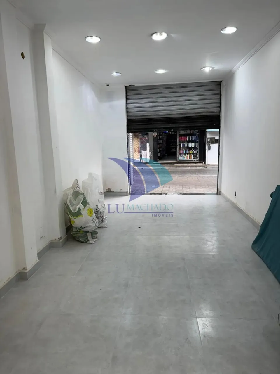 COD 1714- LOCAÇÃO COMERCIAL- LOJA DUPLEX- CENTRO, CABO FRIO