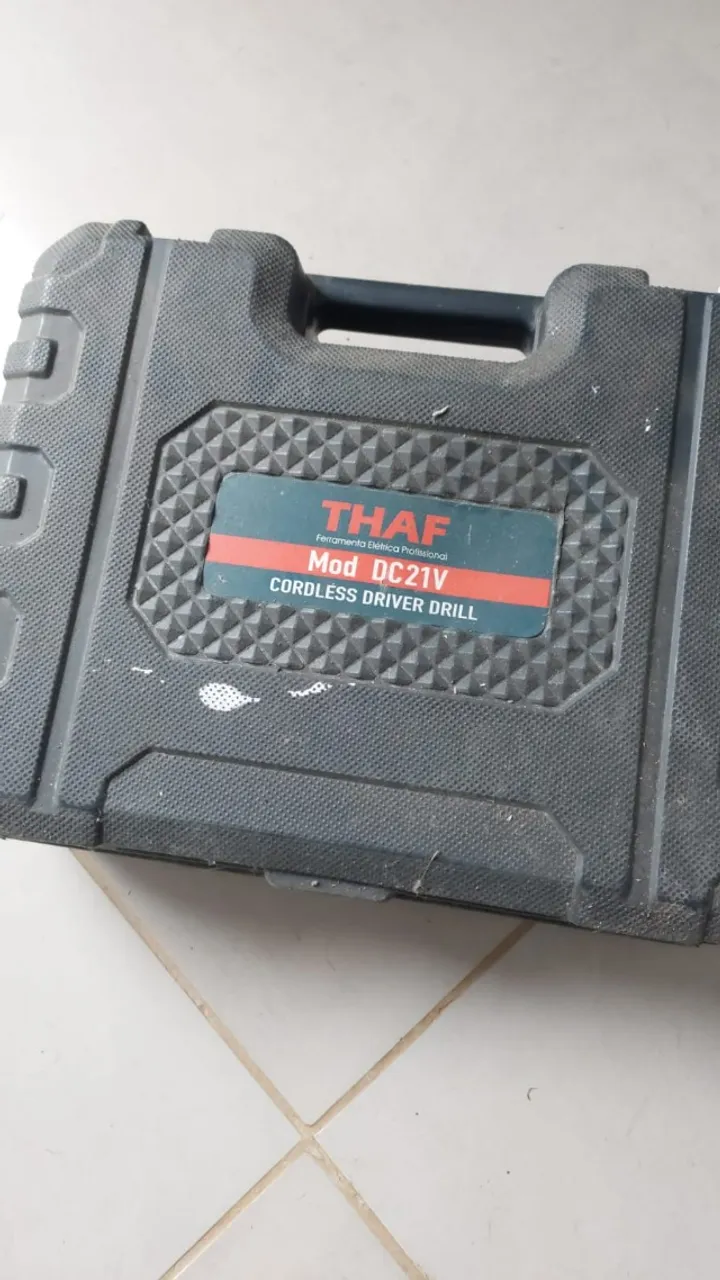 Parafusadeira Thaf 21V com duas baterias