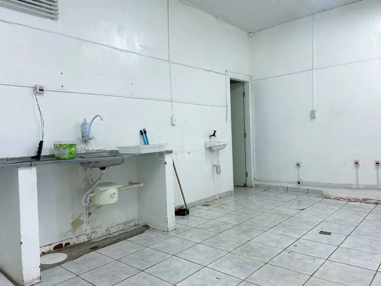 Locação de Comercial / Salão na cidade de Araraquara - Foto 8