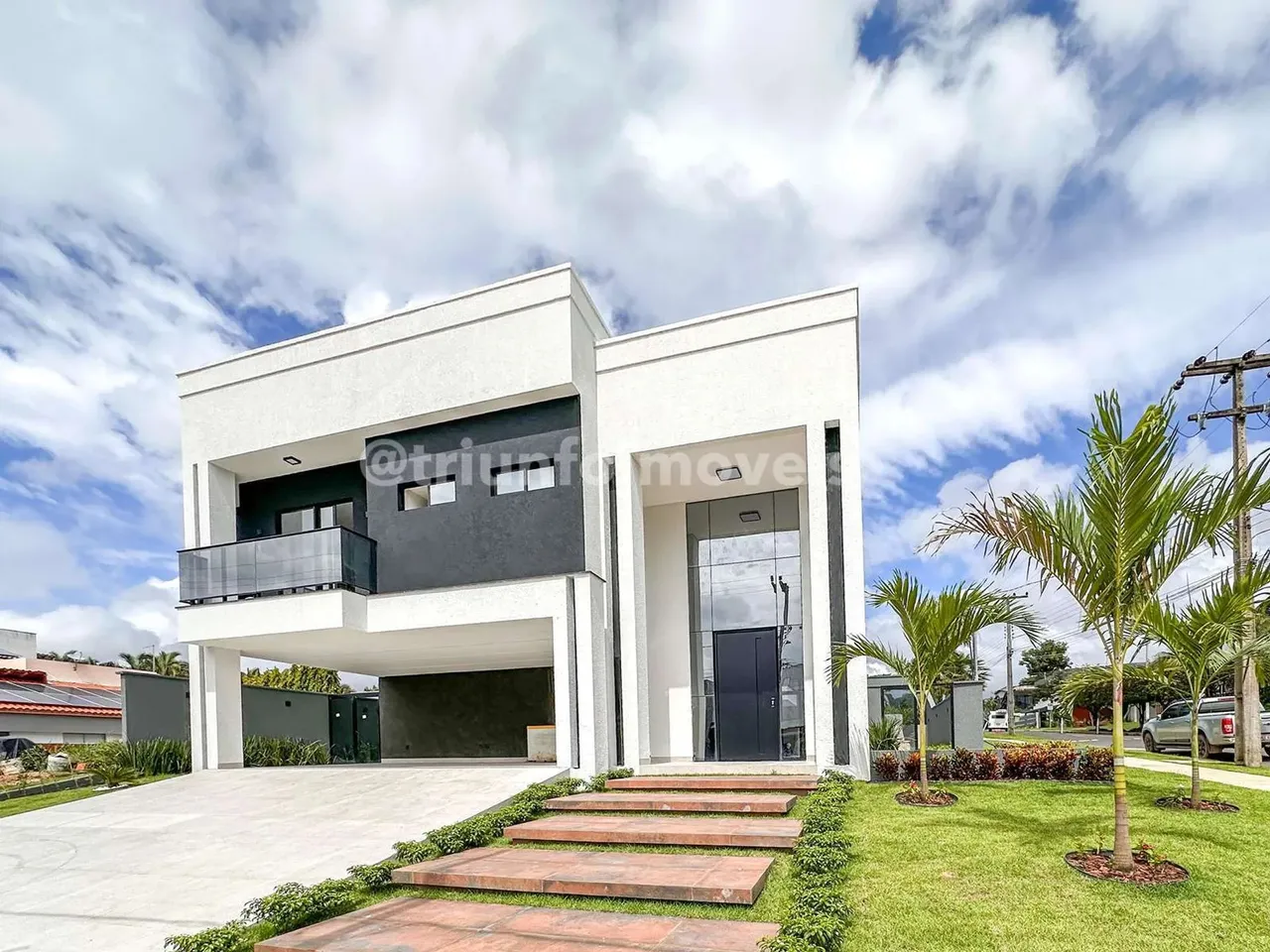 Casa Duplex com 5 Suítes em Condomínio no Tabajaras TR214087 THE -1LG0TB6