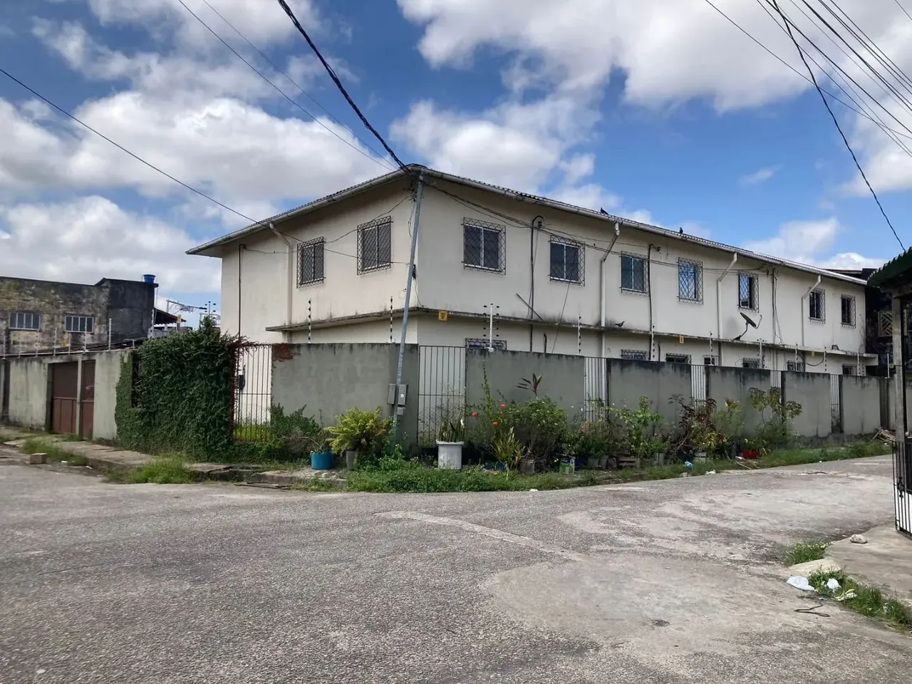 Alugo Casa com 6 suítes, 560 m² - Sacramenta - Belém/PA