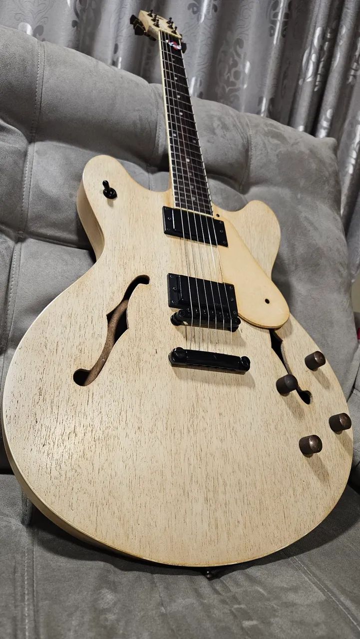 Guitarra semi acustica AXL captação EMG  - Foto 3