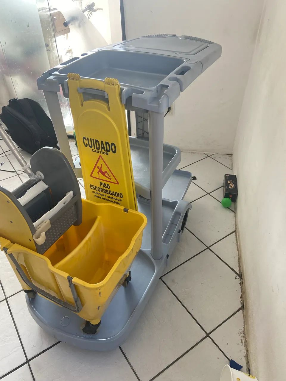 Carro de limpeza - Foto 4