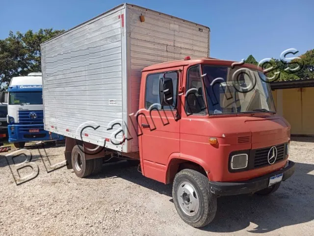 MB 608, ano 1984, Baú Carga Seca