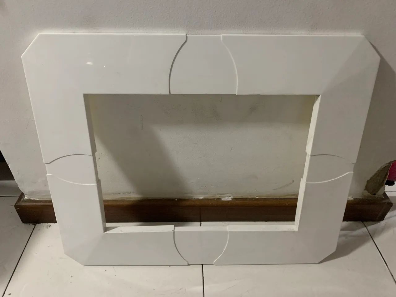 Moldura para Ar-Condicionado de Janela - Branca, em ótimo estado