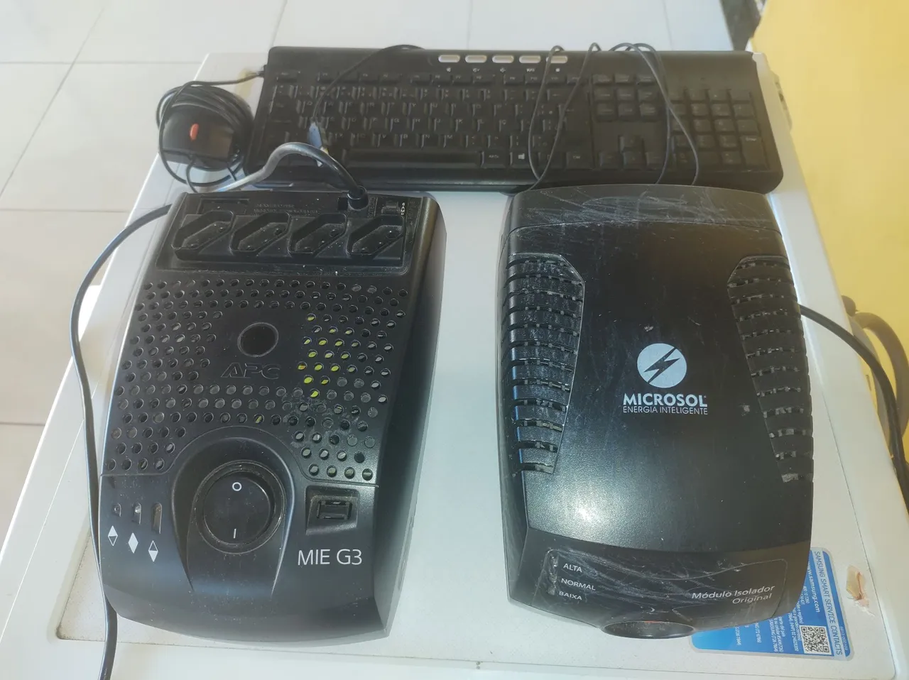 Estabilizador APC MIE G3 e Isolador Microsol