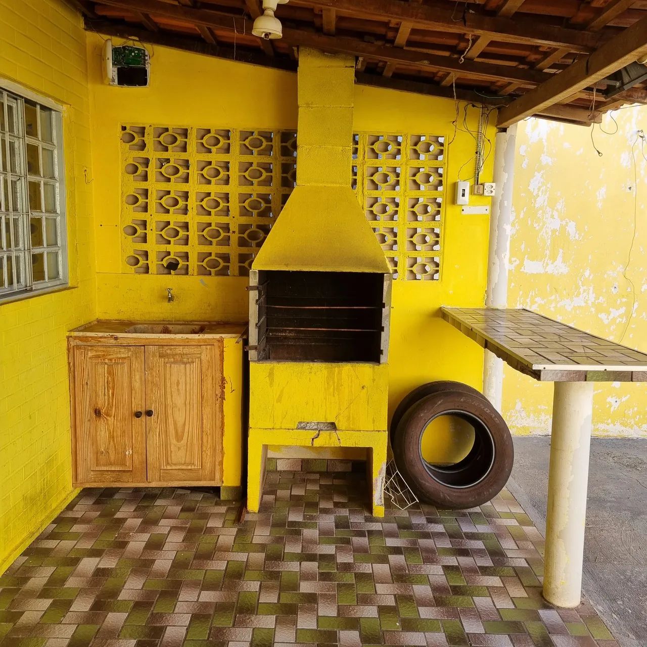 Casa central, com suíte e mais2 qtos. na Rua Ladario - Foto 3