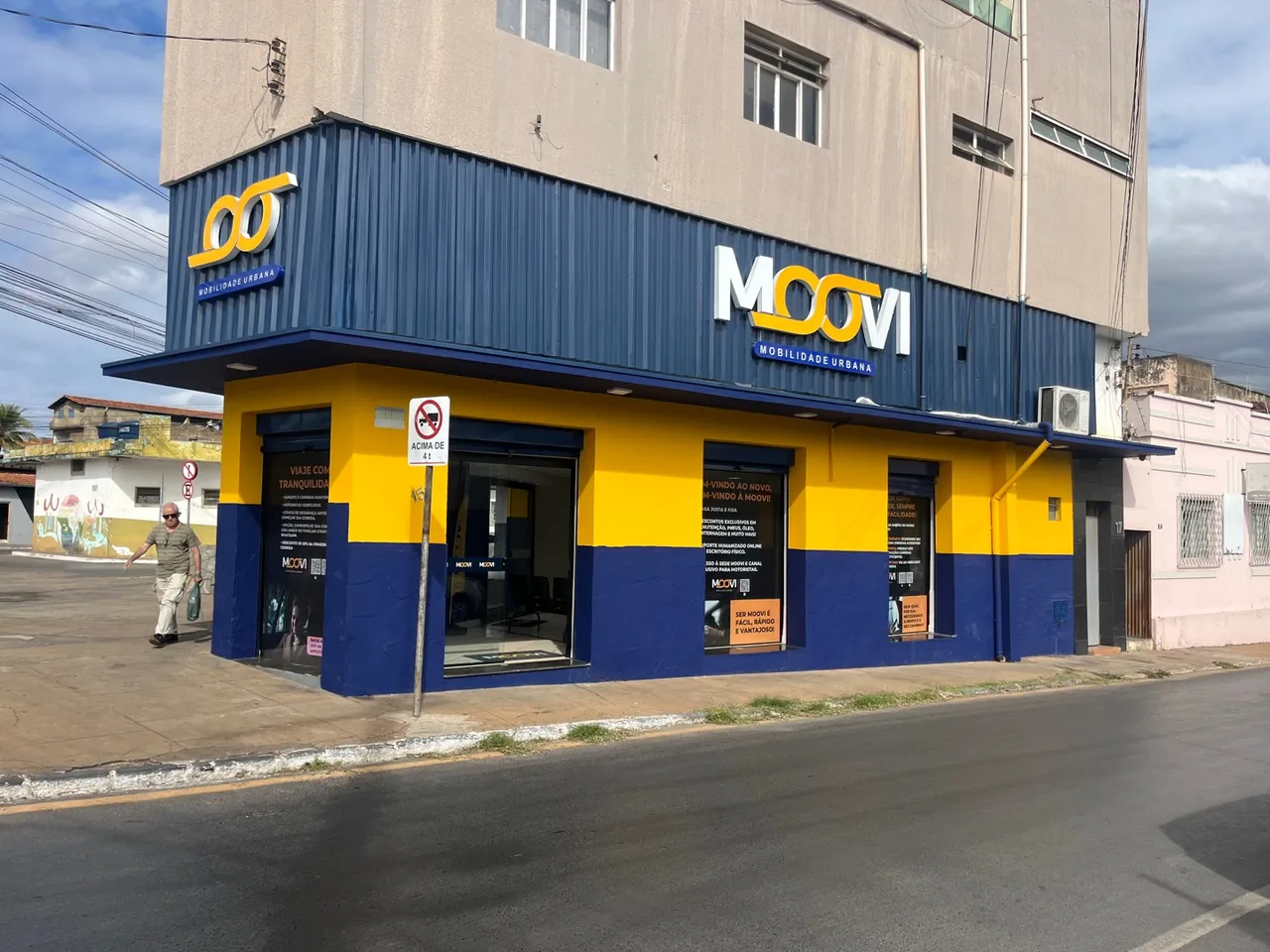 Alugo ponto comercial no centro de MOC.
