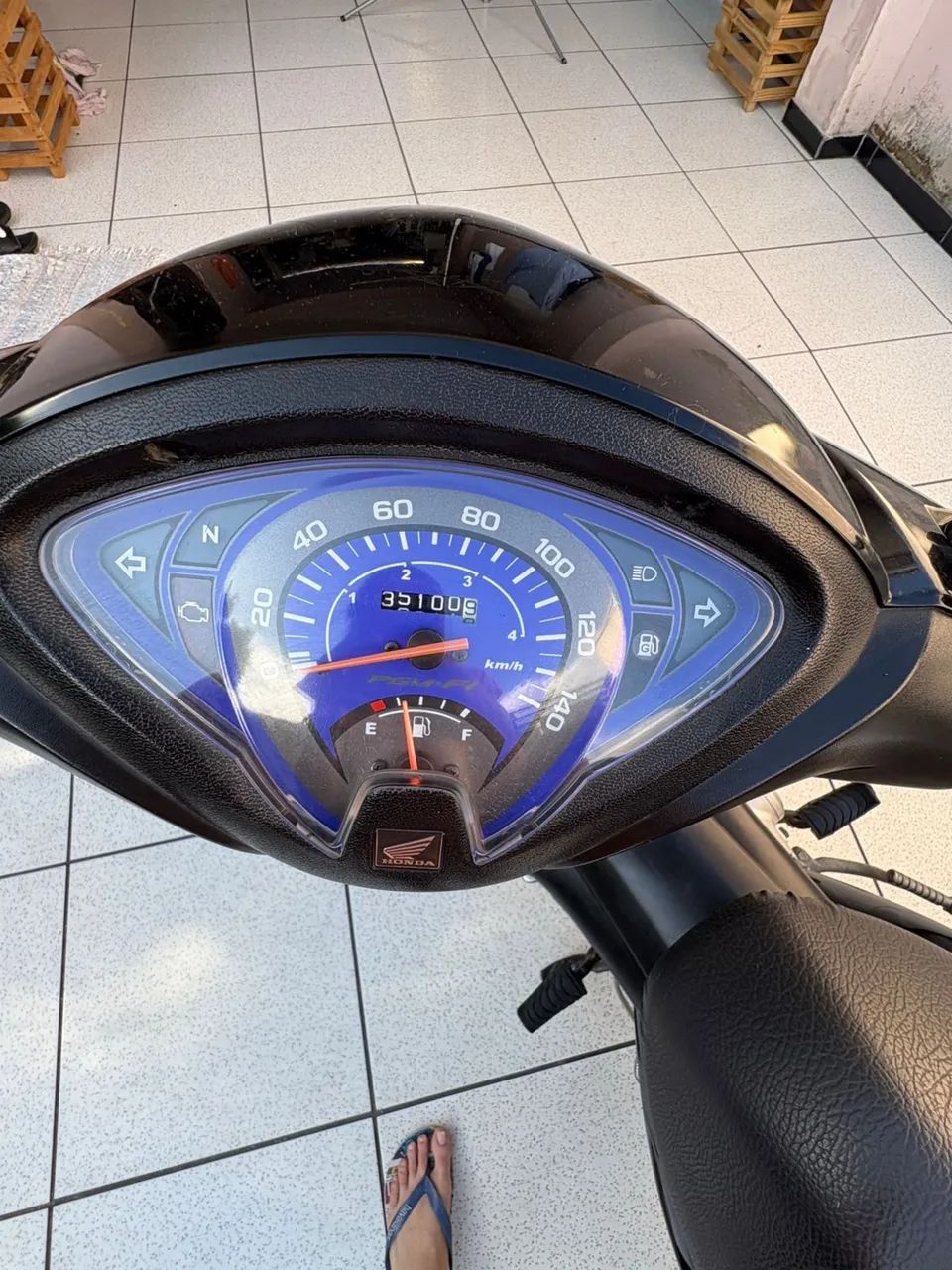 Honda Biz 125 ES - 2013/2014 - Preta - Excelente estado! - Foto 2