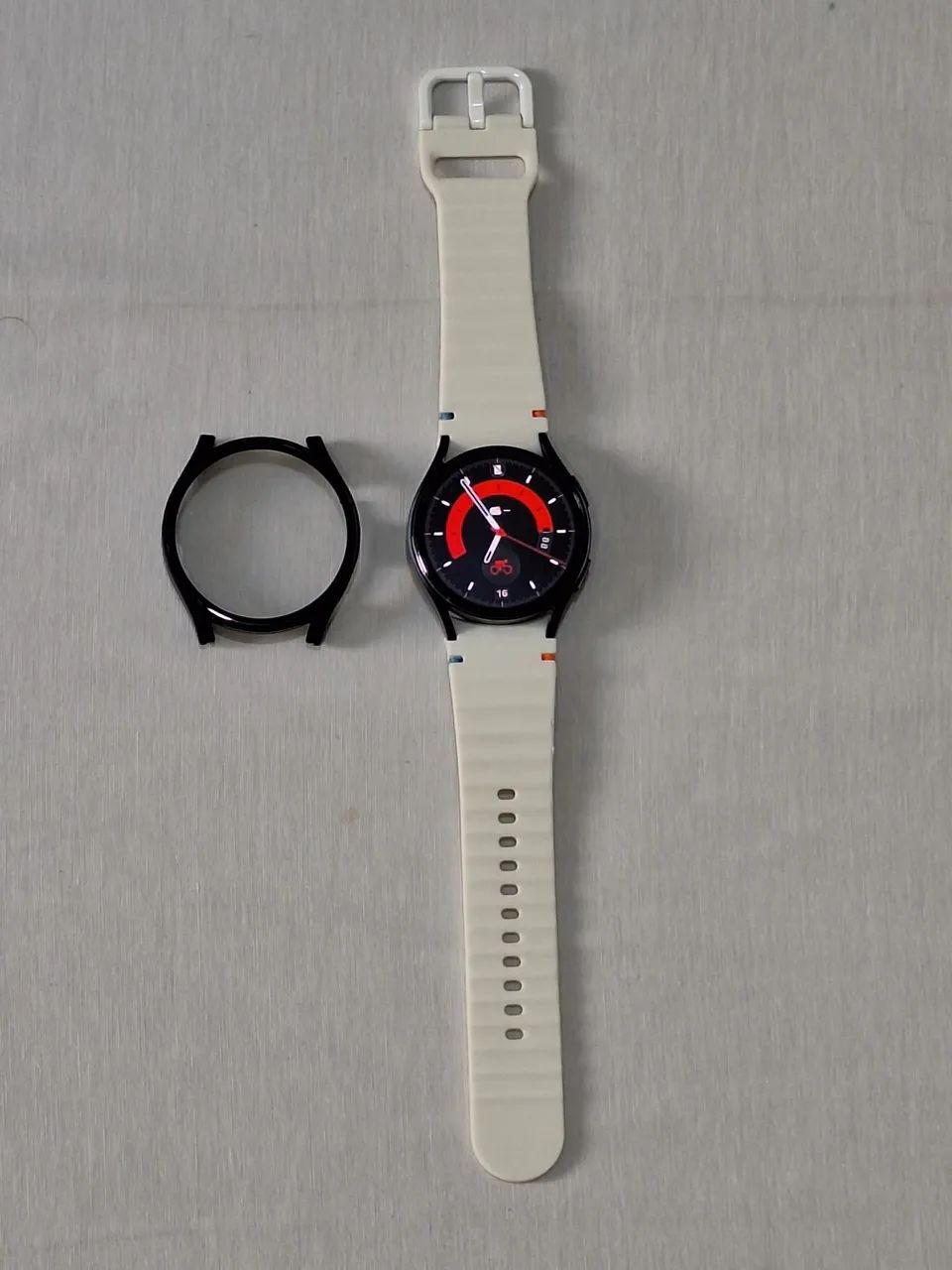 Vendo Linda Galaxy Watch 6 40mm Seminova Sem marca de uso Completa+ Case de brinde ainda 