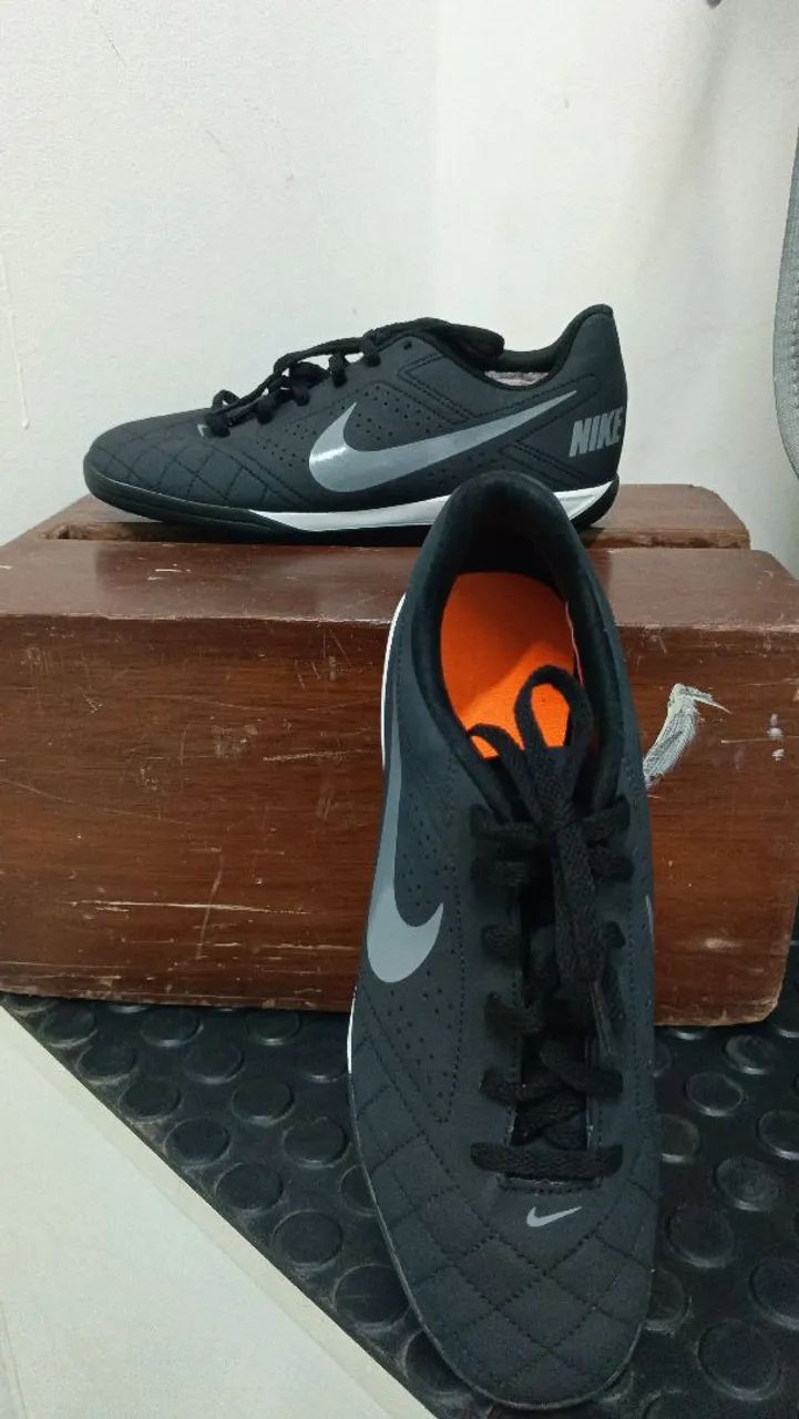 Chuteira  Nike futasal Masculino - Tamanho 39