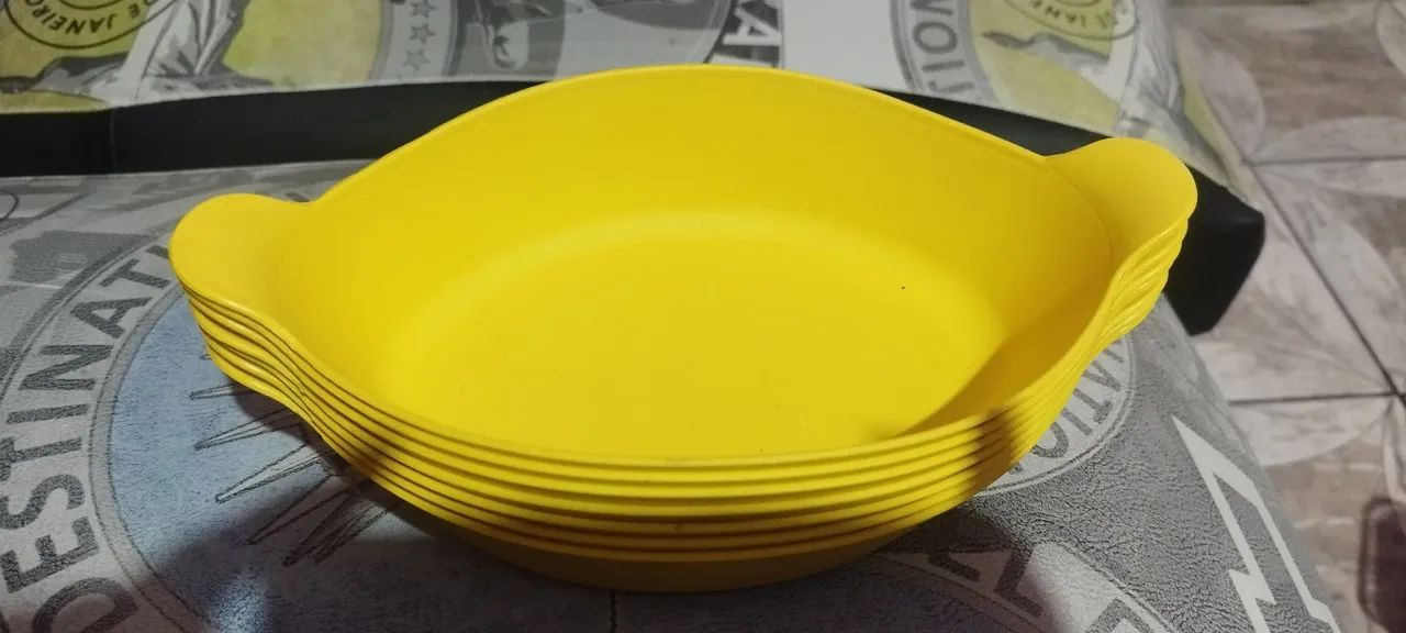 Travessa Amarela Para Servir Alimentos