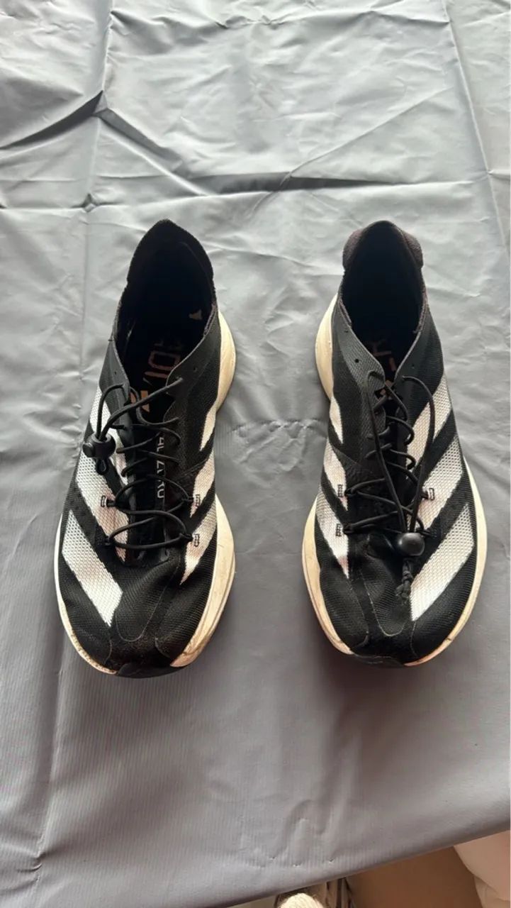 Tênis Adidas Adizero Pro  3 - Performance e Conforto